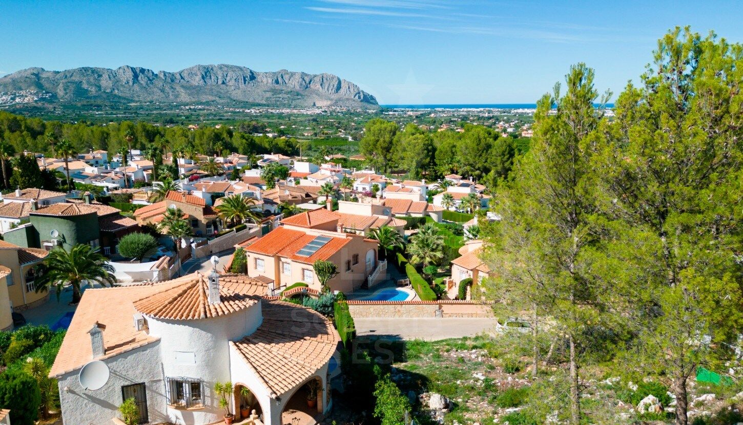 Moderne Segaria-Villa mit Meerblick in Pedreguer, Costa Blanca