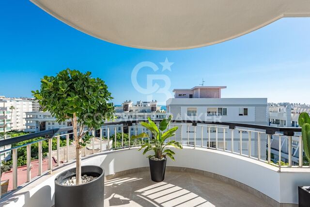 Stylish penthouse living in the heart of Marbella