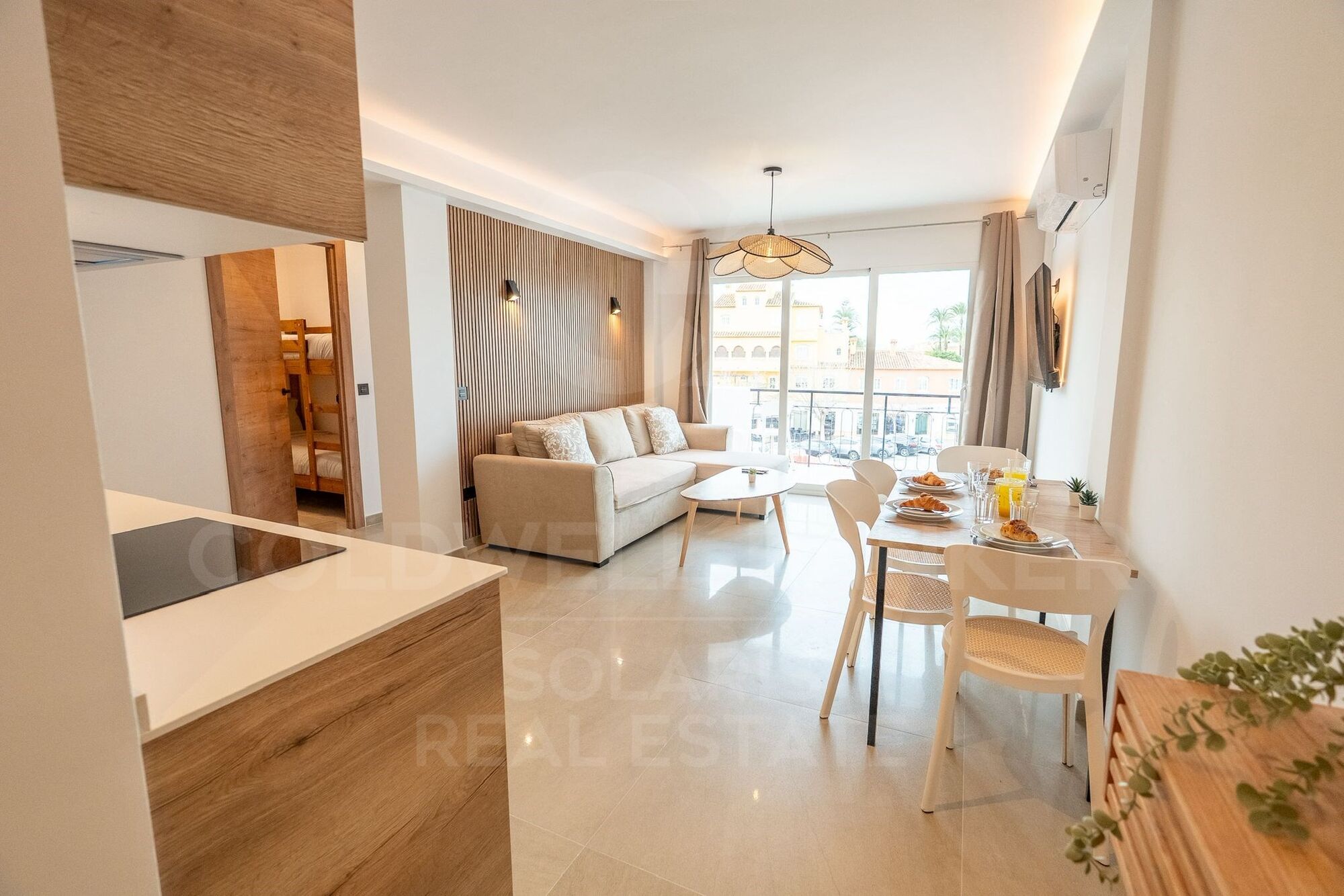 Apartamento en el centro de la ciudad de Jávea con Master Suite y cocina abierta