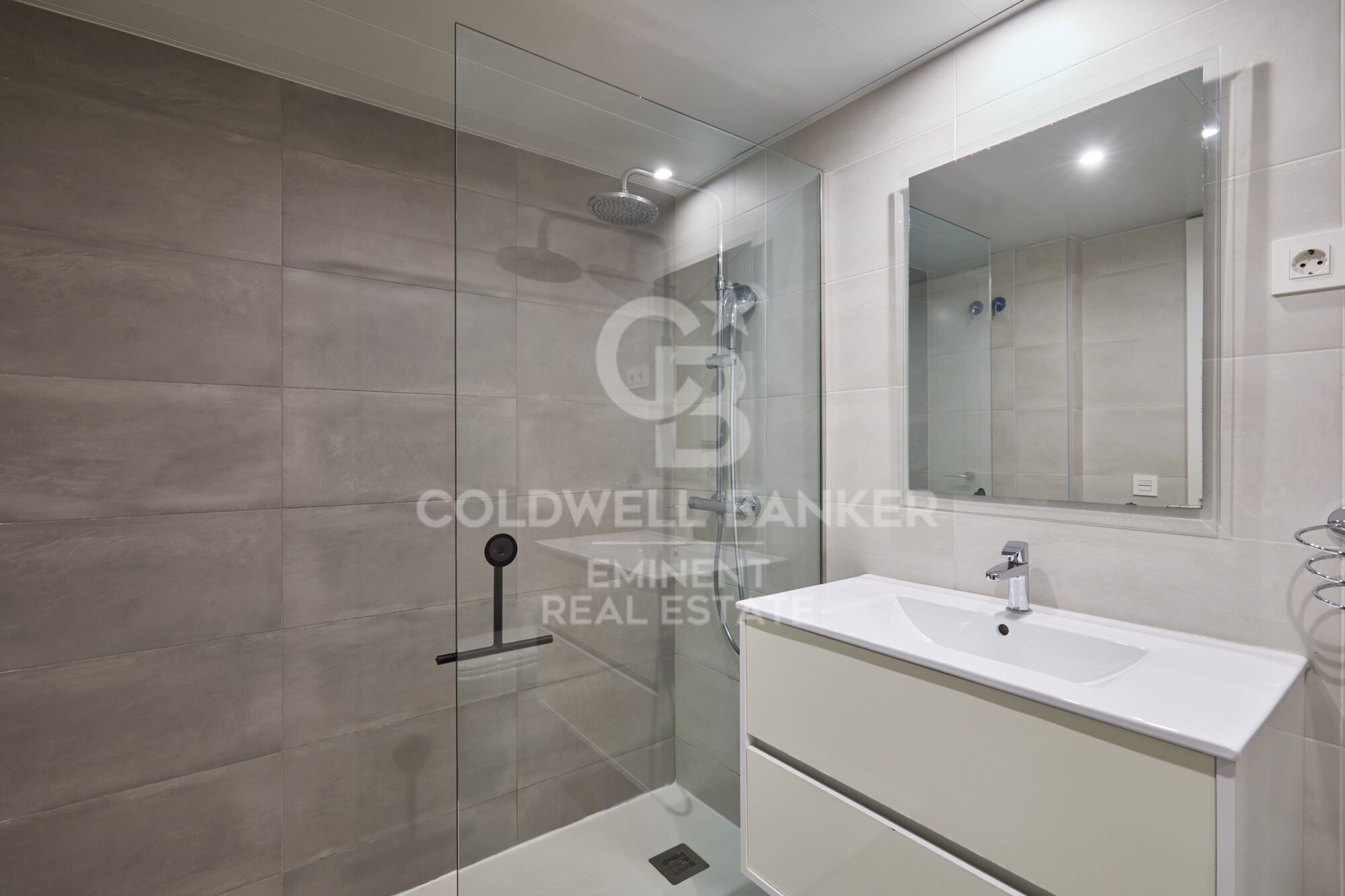 Duplex with garden on Pavia Street, building from 2020