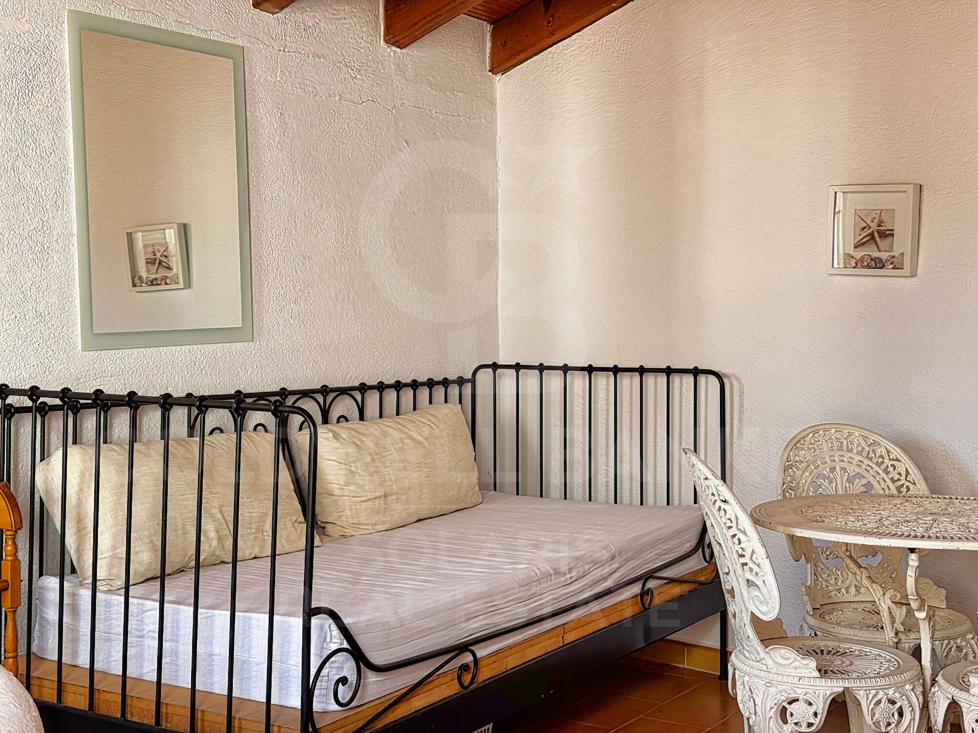 Dúplex Mediterráneo con Vistas al Mar y Luz Natural