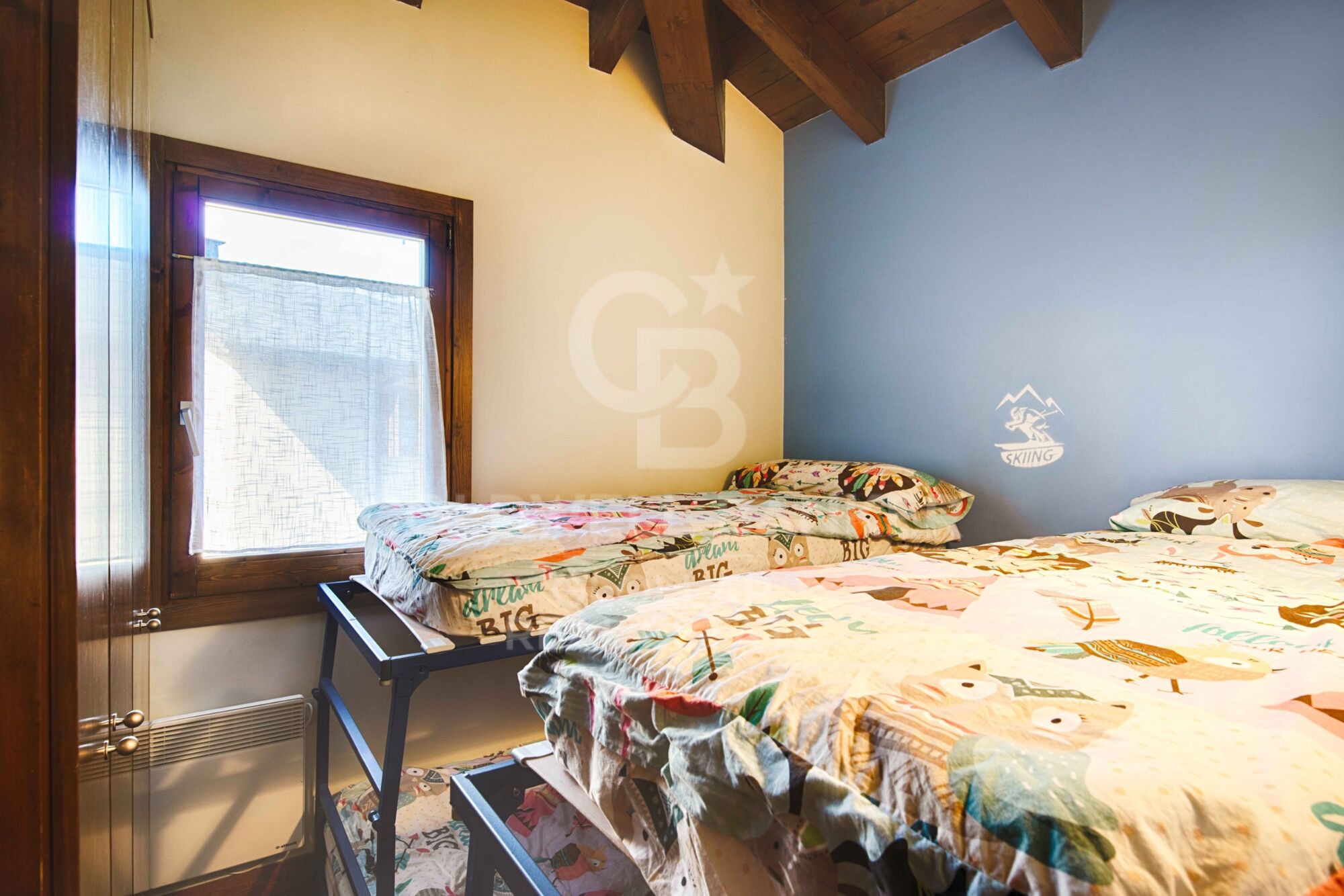 Encantadora casa adosada esquinera en Bourg Madame