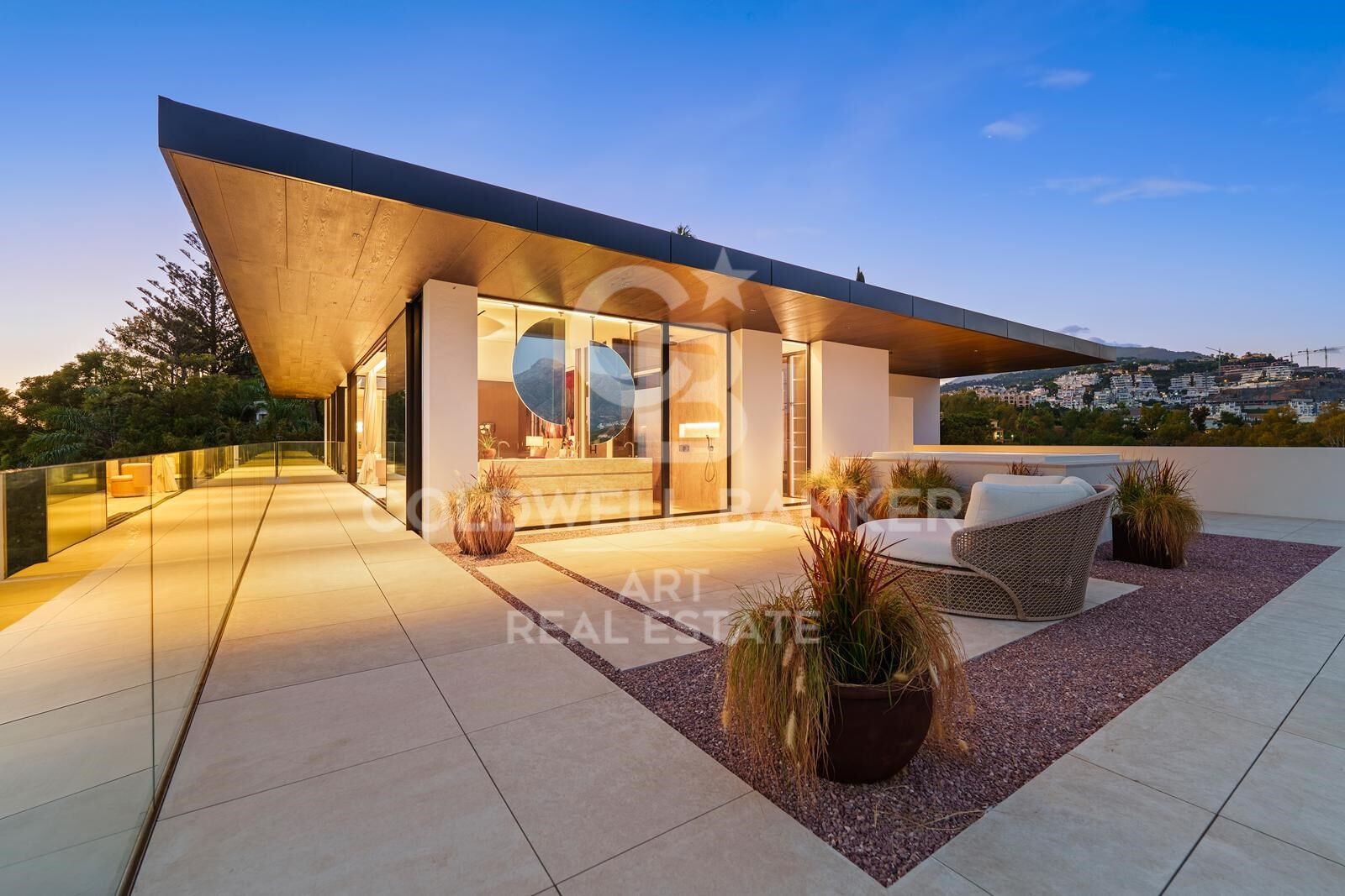 The epitome of contemporary luxury living in El Herrojo Alto, La Quinta, Benahavís
