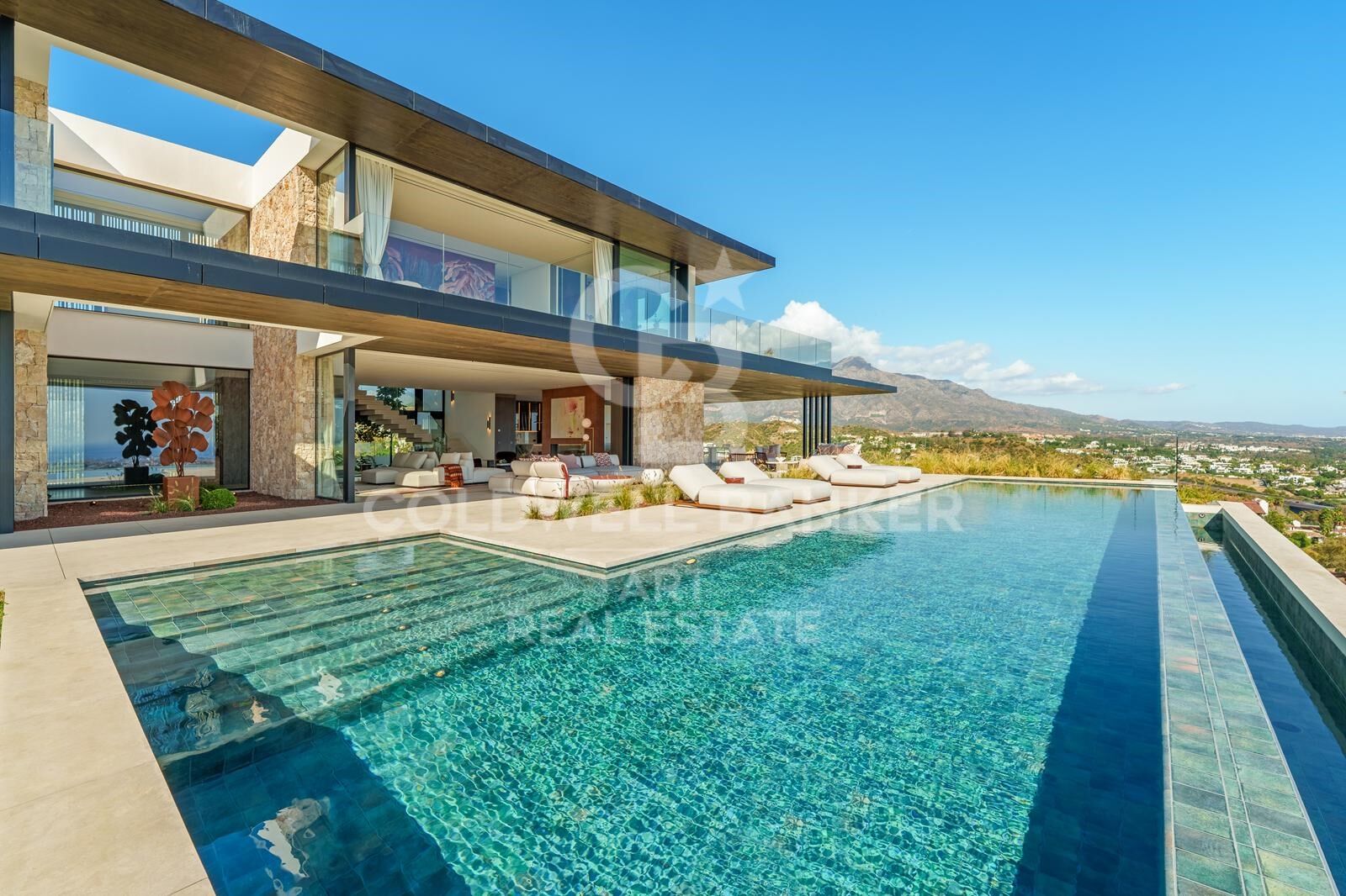 The epitome of contemporary luxury living in El Herrojo Alto, La Quinta, Benahavís