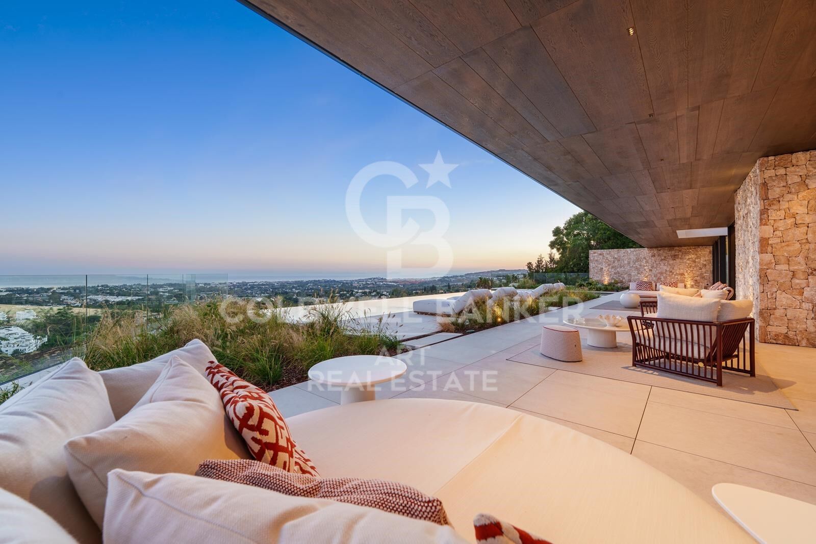 The epitome of contemporary luxury living in El Herrojo Alto, La Quinta, Benahavís