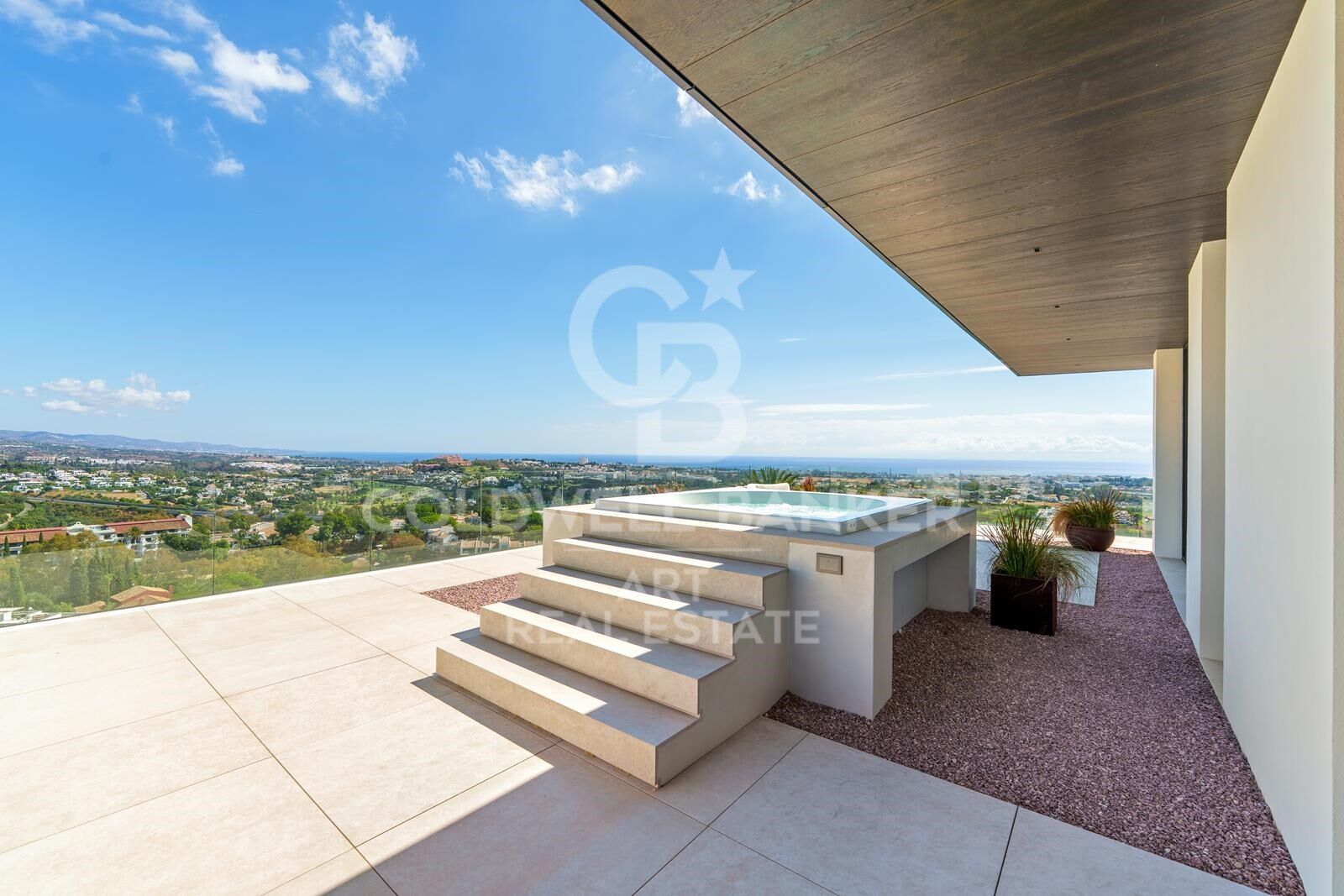 The epitome of contemporary luxury living in El Herrojo Alto, La Quinta, Benahavís