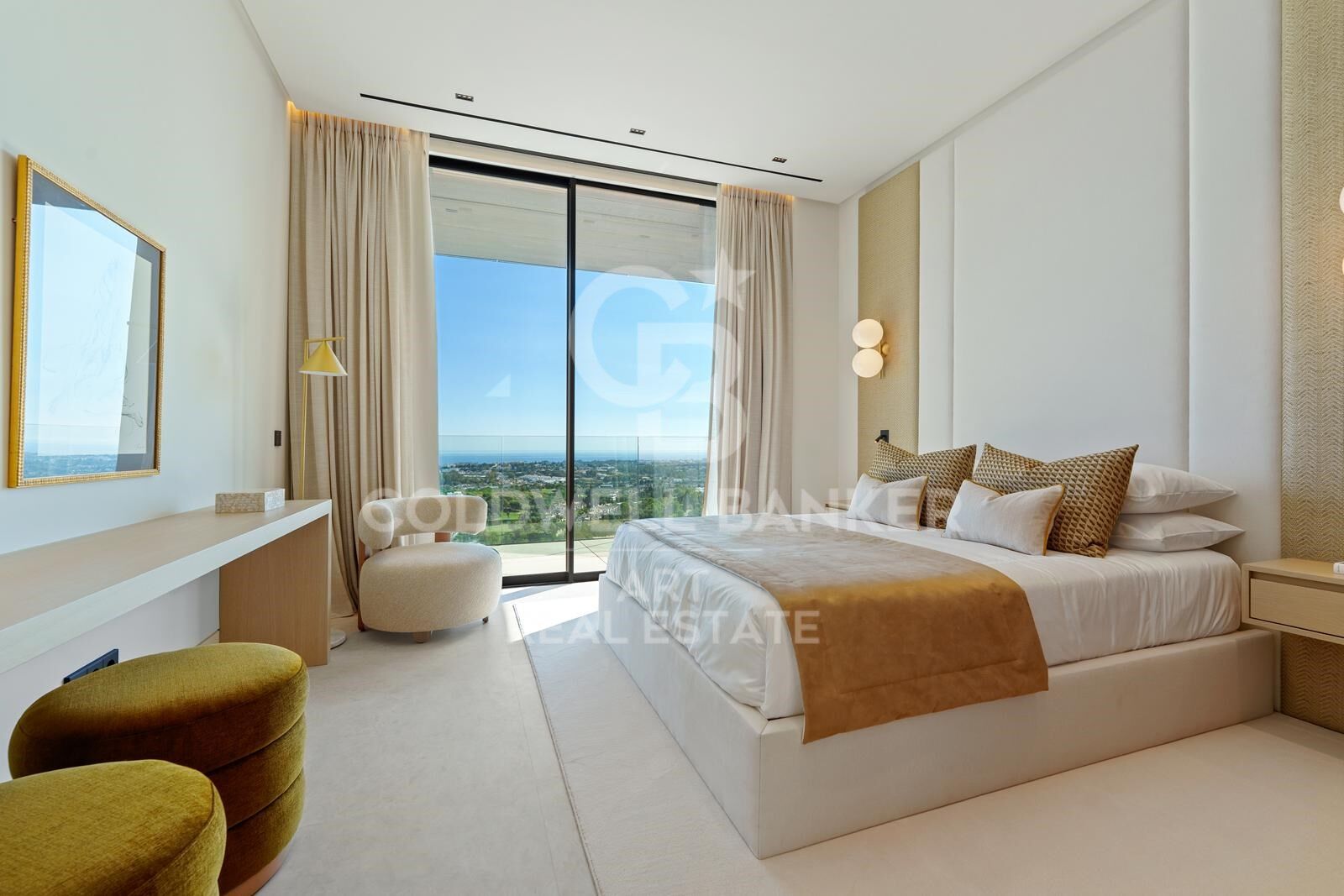 The epitome of contemporary luxury living in El Herrojo Alto, La Quinta, Benahavís