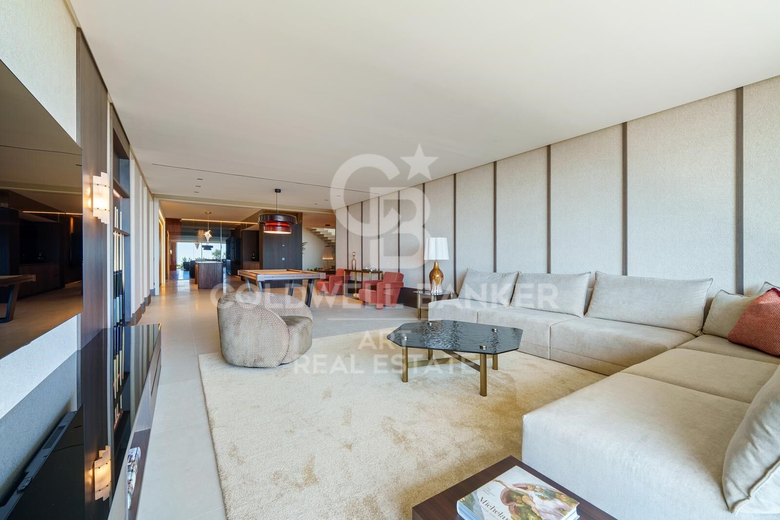 The epitome of contemporary luxury living in El Herrojo Alto, La Quinta, Benahavís