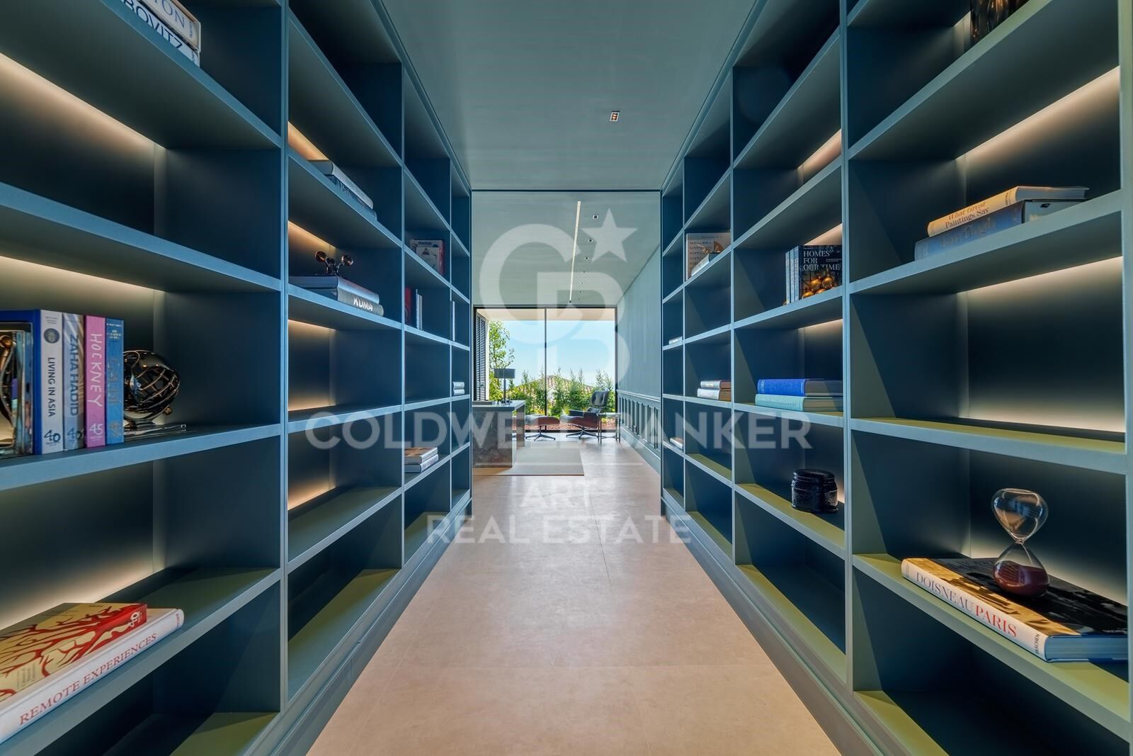 The epitome of contemporary luxury living in El Herrojo Alto, La Quinta, Benahavís
