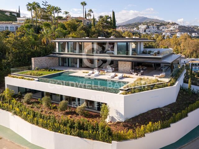 The epitome of contemporary luxury living in El Herrojo Alto, La Quinta, Benahavís