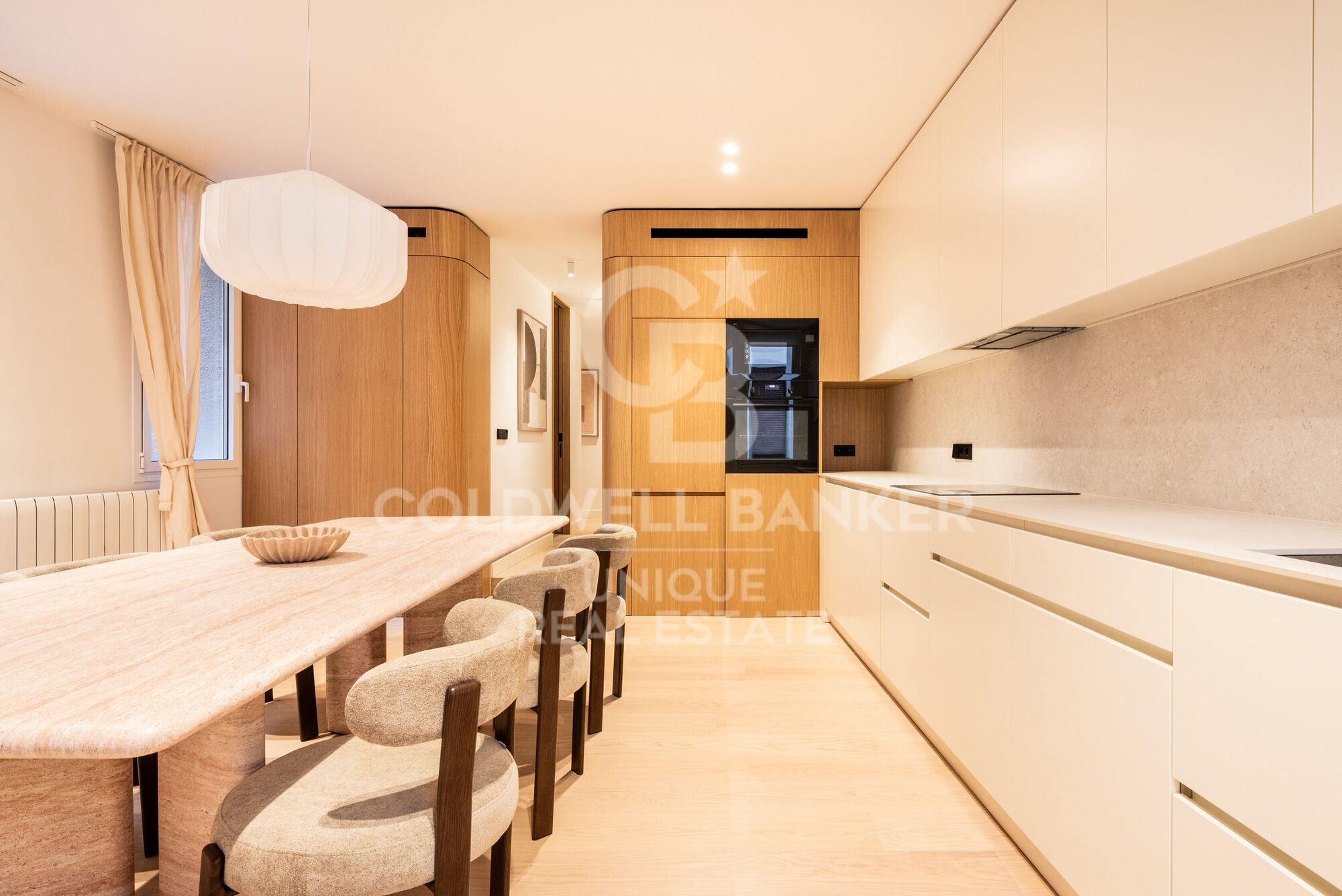 Renovated 3-bedroom flat in Jerónimos, Madrid