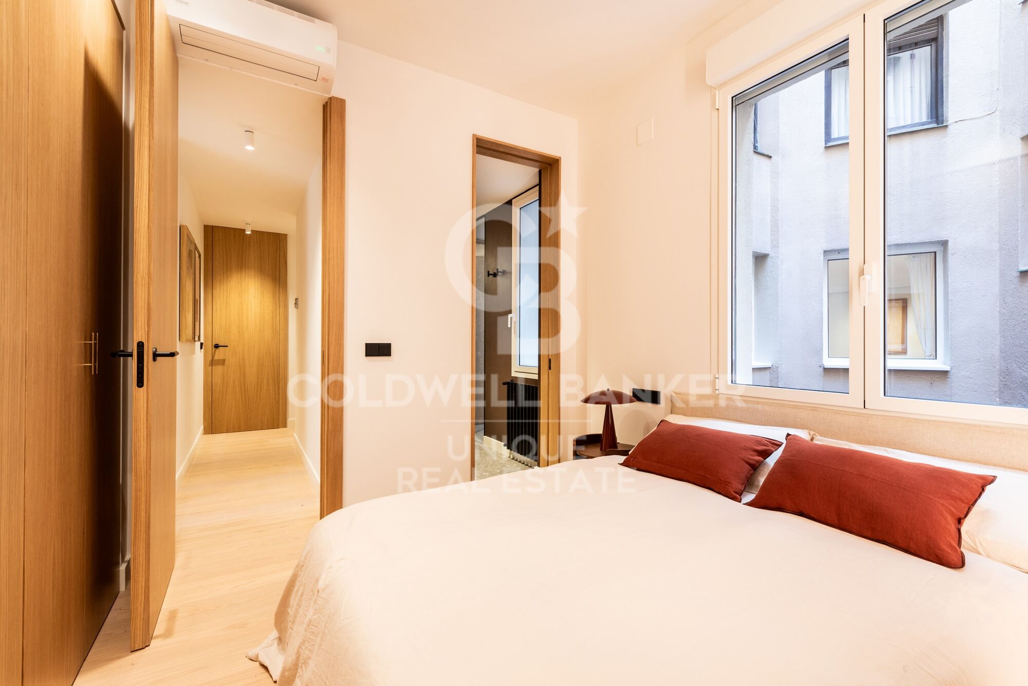 Renovated 3-bedroom flat in Jerónimos, Madrid