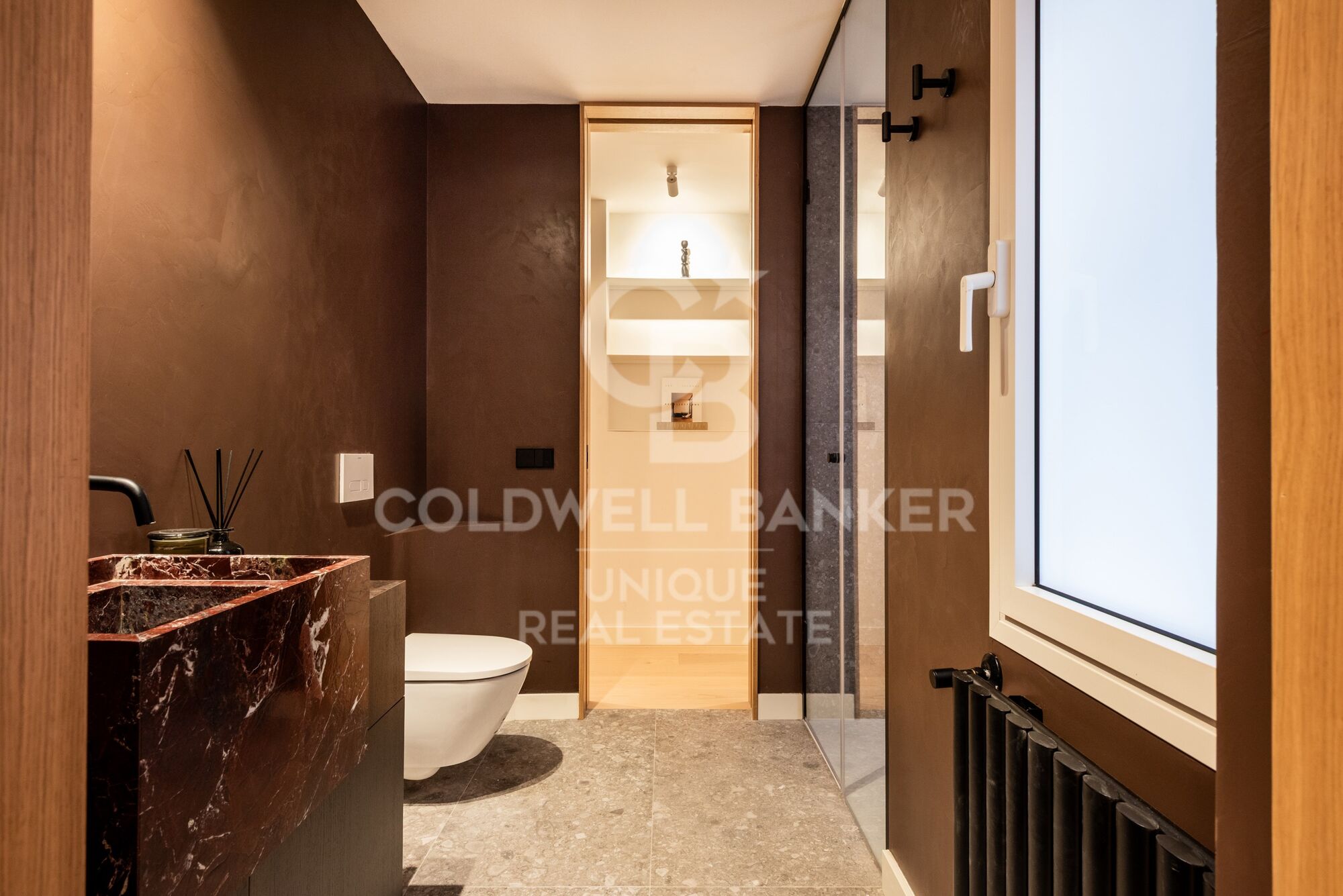Renovated 3-bedroom flat in Jerónimos, Madrid