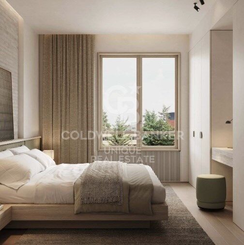 Piso para reformar de 3 dormitorios con terraza y garaje en el Viso, Madrid