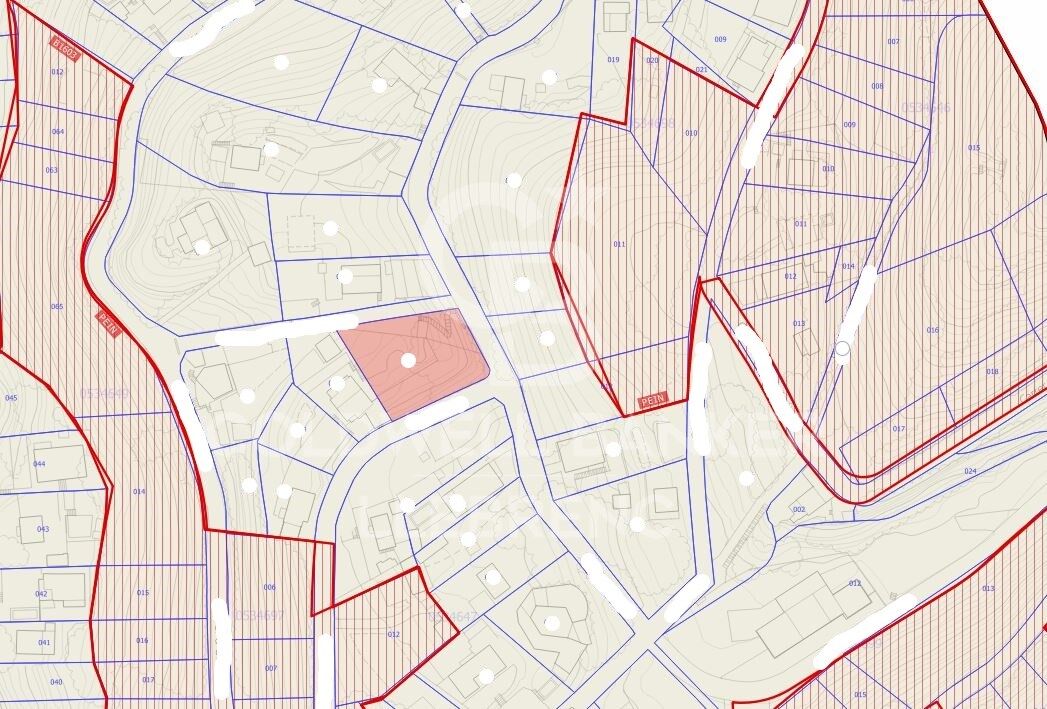 Land for sale in Can Rectoret surrounded by the Collserola natural park