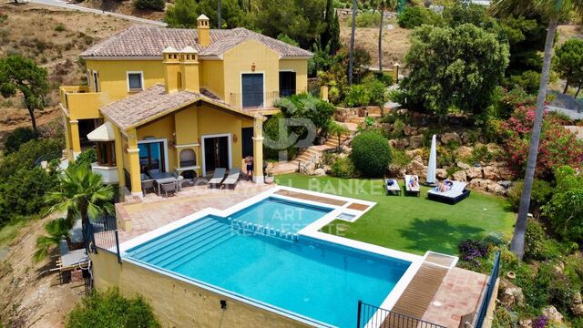 Luxury villa with panoramic sea & mountain views in Montemayor, Benahavís