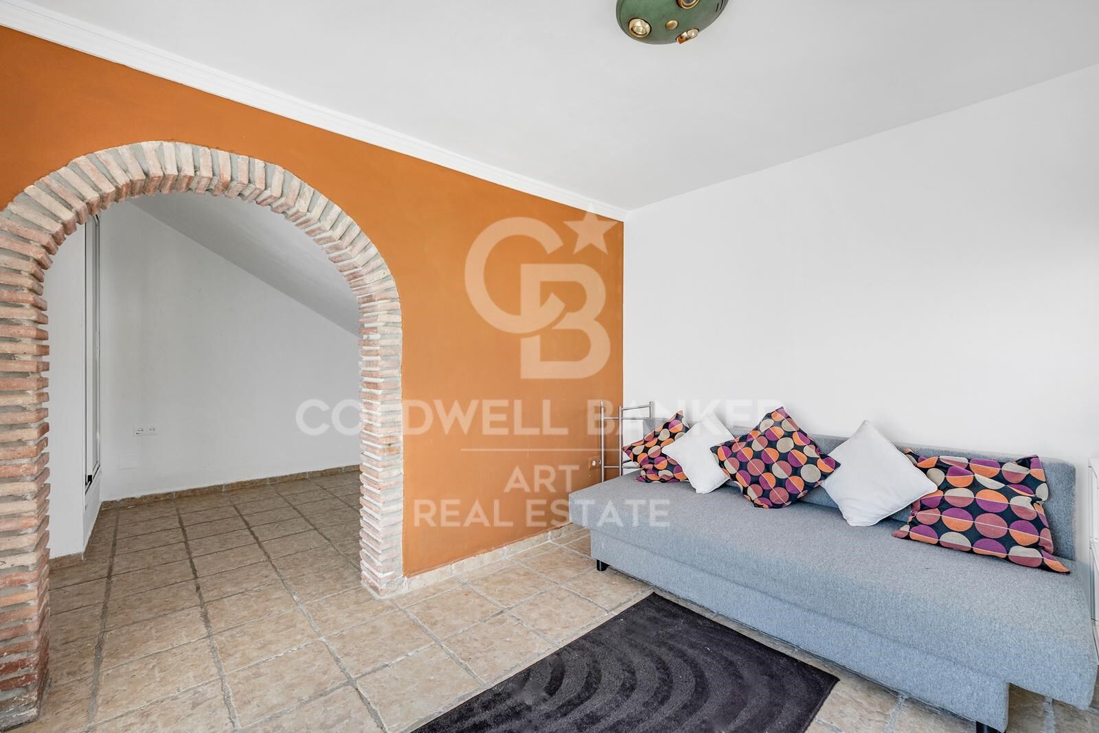 Élégante maison de ville en bord de mer avec jardin privé et accès direct à la piscine, El Rosario, Marbella