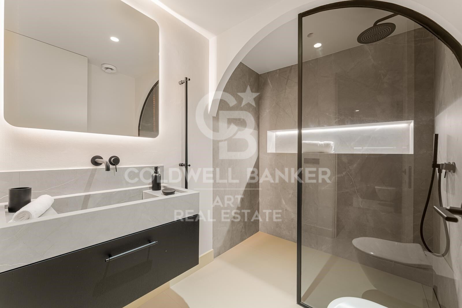 Elegant duplex penthouse with panoramic views in Monte Halcones, Benahavís