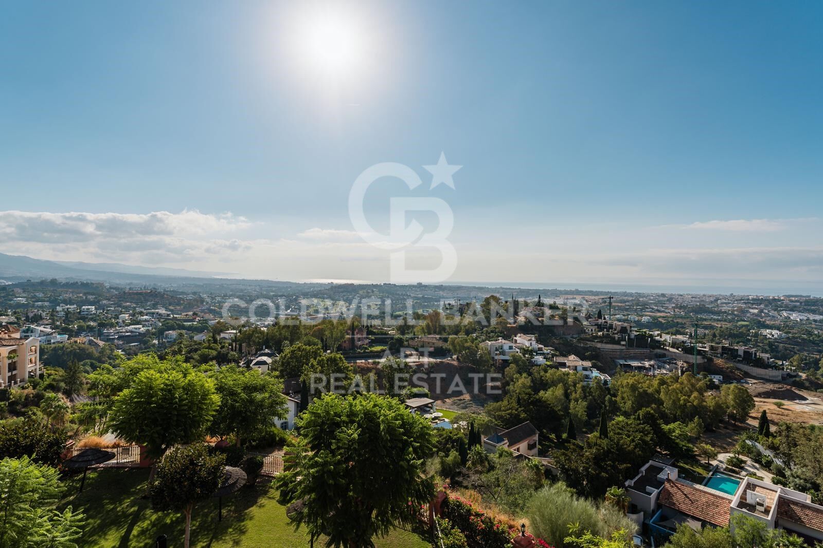 Penthouse duplex élégant avec vue panoramique à Monte Halcones, Benahavís