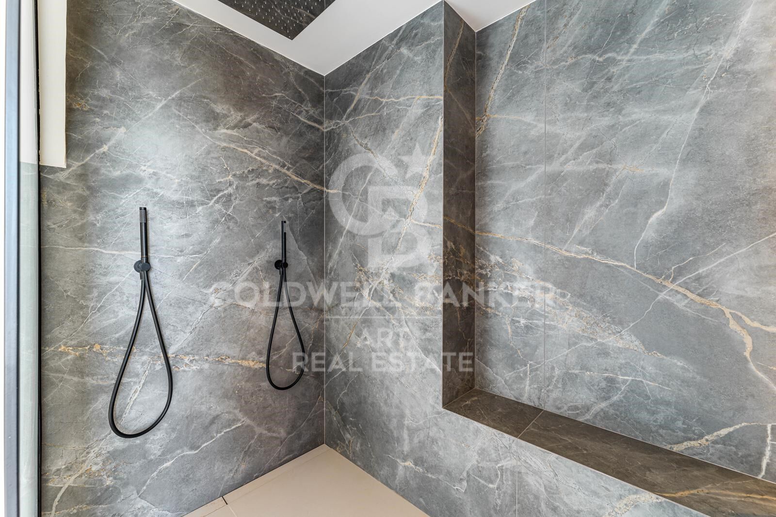 Ático dúplex con vistas panorámicas en Monte Halcones, Benahavís