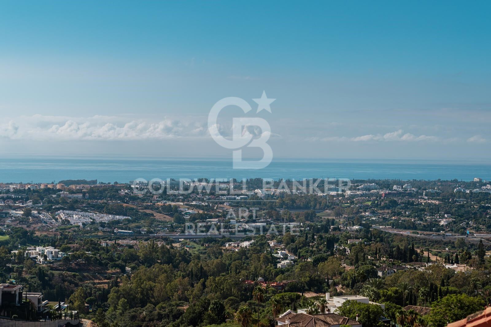 Ático dúplex con vistas panorámicas en Monte Halcones, Benahavís