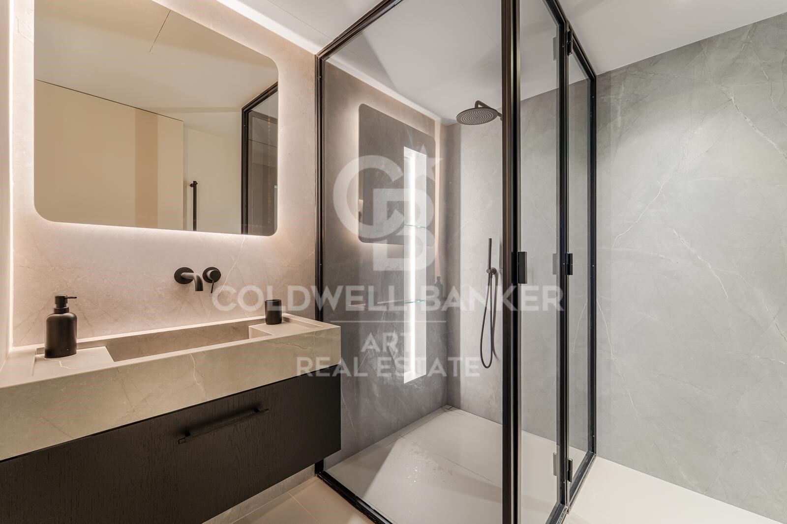 Elegant duplex penthouse with panoramic views in Monte Halcones, Benahavís