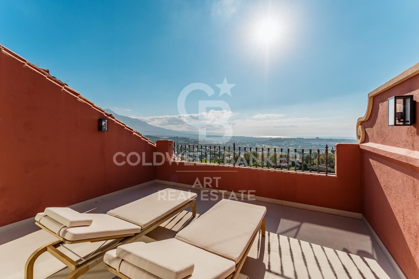 Elegant duplex penthouse with panoramic views in Monte Halcones, Benahavís