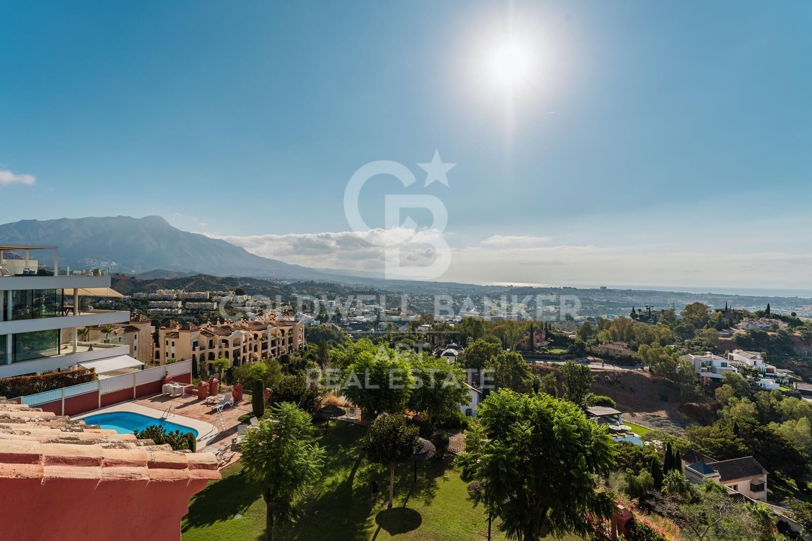 Elegant duplex penthouse with panoramic views in Monte Halcones, Benahavís