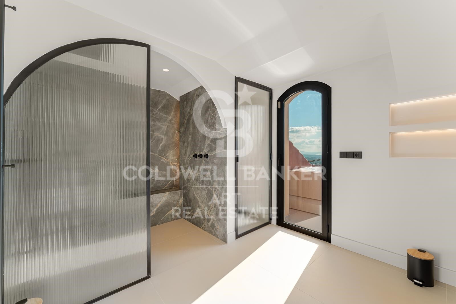 Elegant duplex penthouse with panoramic views in Monte Halcones, Benahavís