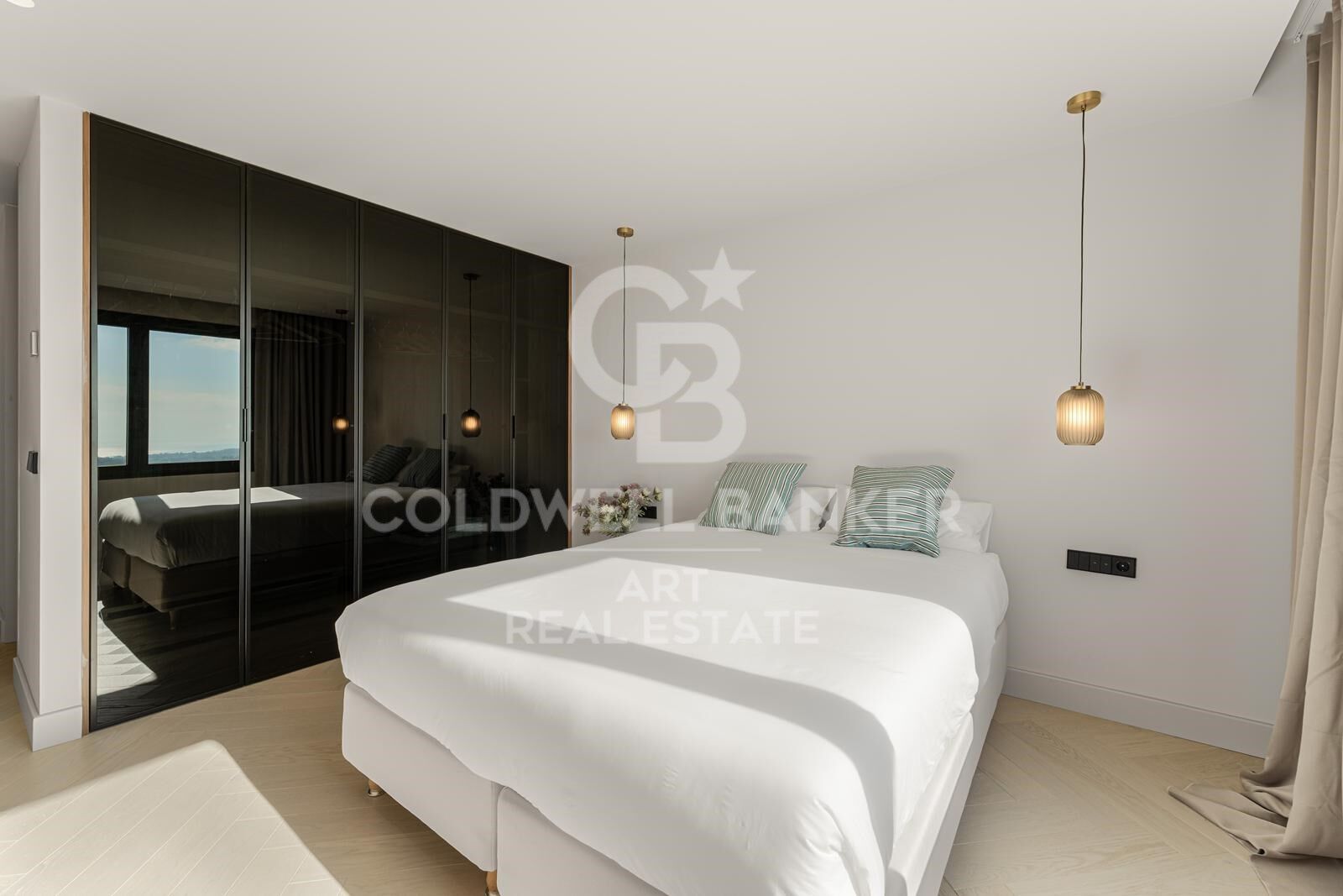 Elegant duplex penthouse with panoramic views in Monte Halcones, Benahavís