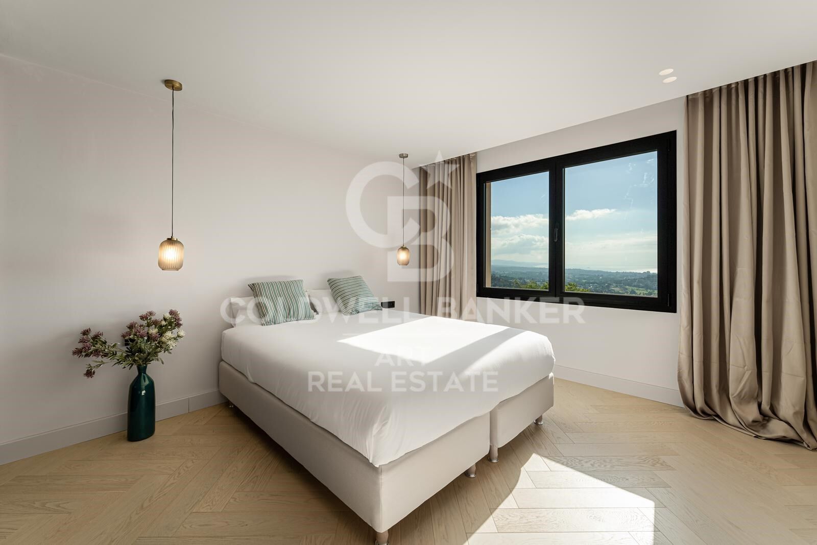 Elegant duplex penthouse with panoramic views in Monte Halcones, Benahavís