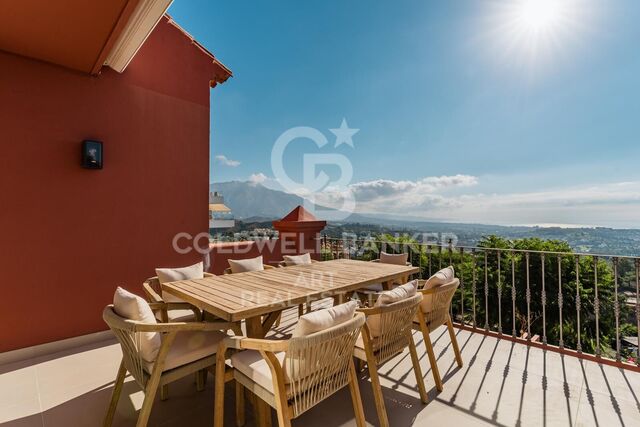 Elegantes Duplex-Penthouse mit Panoramablick in Monte Halcones, Benahavís