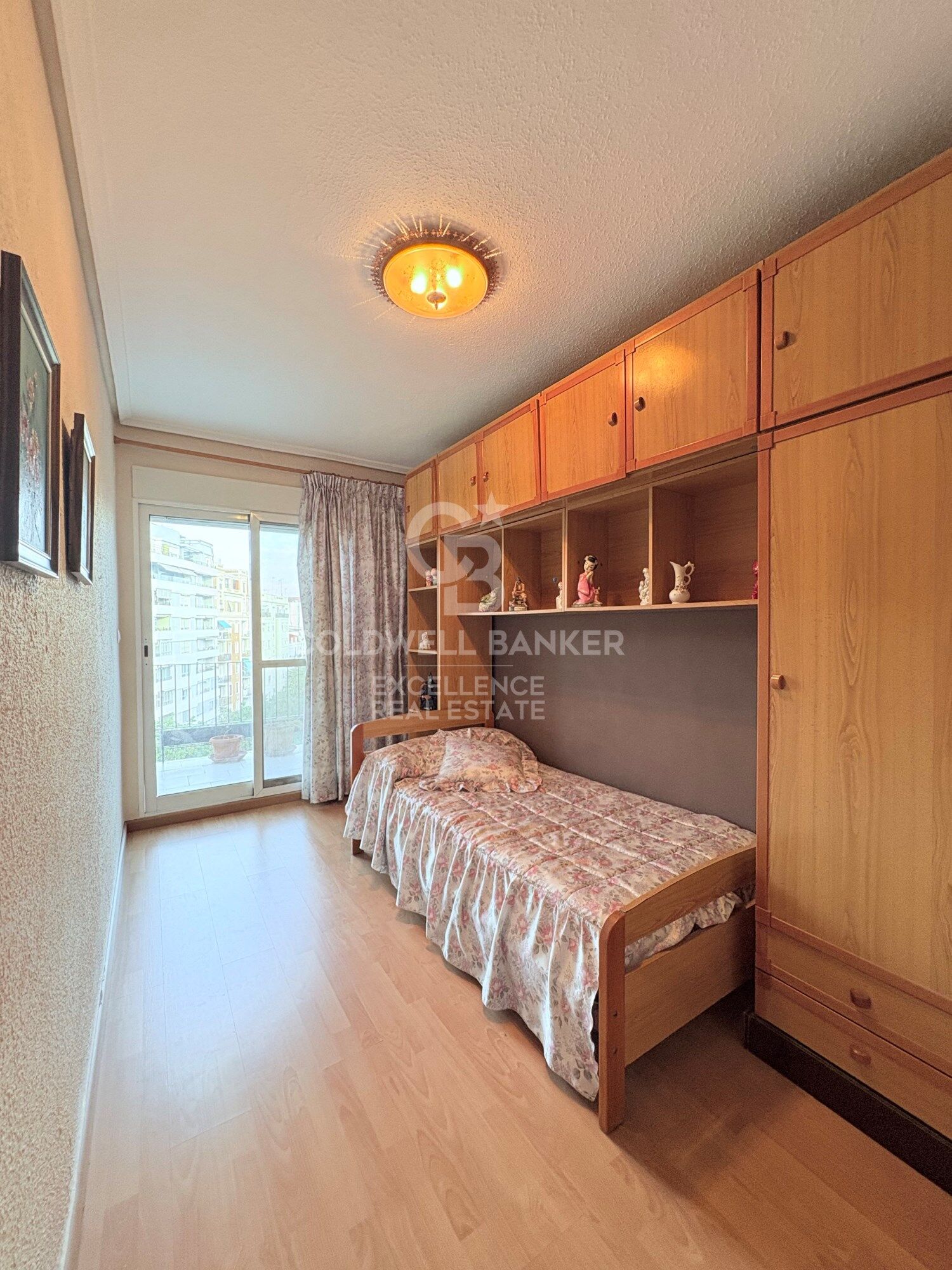 Cozy home with terrace and unobstructed views in Exposición