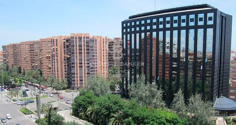 Cozy home with terrace and unobstructed views in Exposición