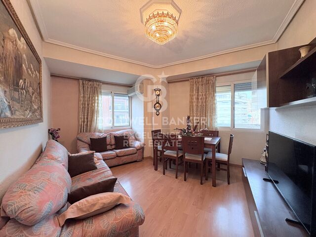 Cozy home with terrace and unobstructed views in Exposición