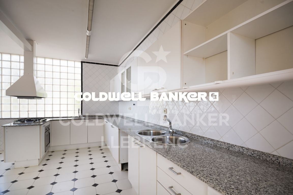 Wonderful house for sale in Vallvidrera with views of Barcelona, a large garden and pool