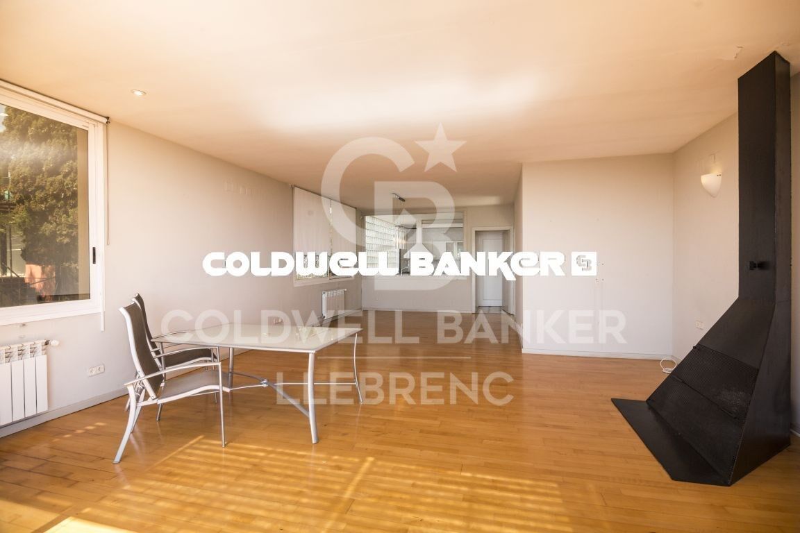 Wonderful house for sale in Vallvidrera with views of Barcelona, a large garden and pool