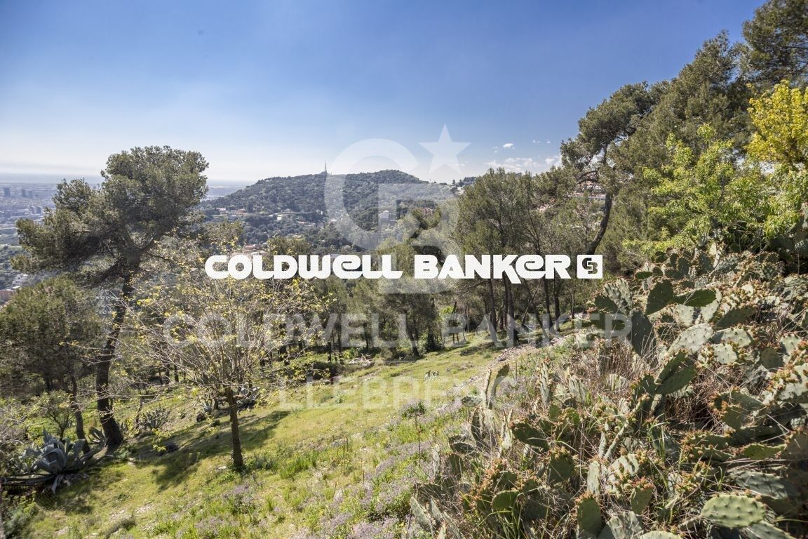 Wonderful house for sale in Vallvidrera with views of Barcelona, a large garden and pool