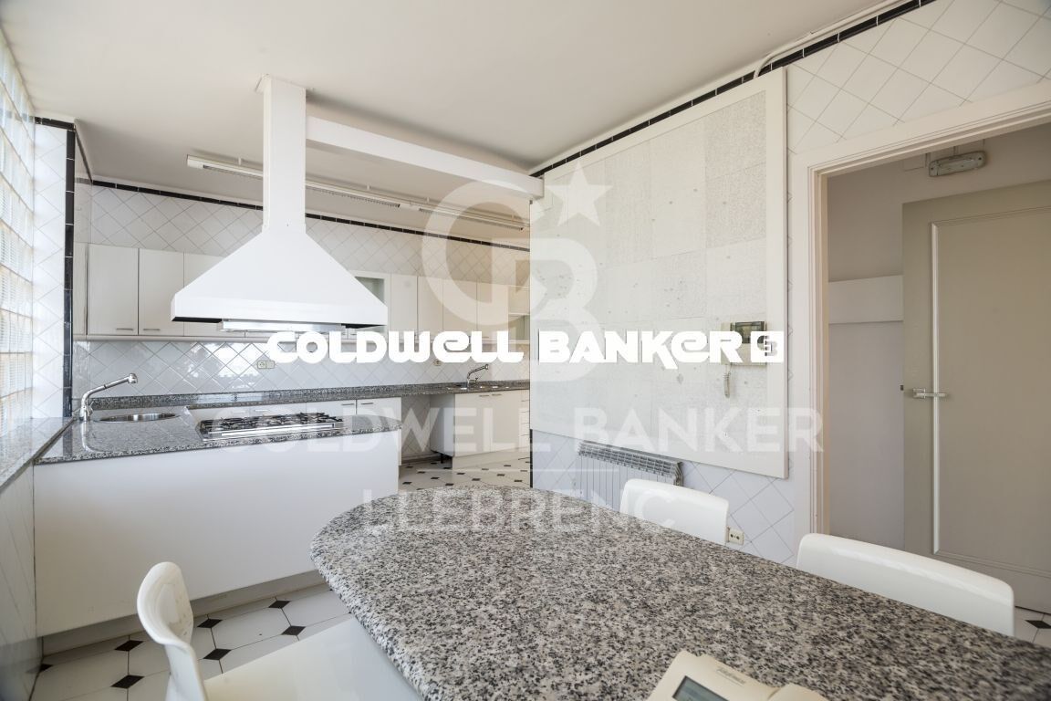 Wonderful house for sale in Vallvidrera with views of Barcelona, a large garden and pool