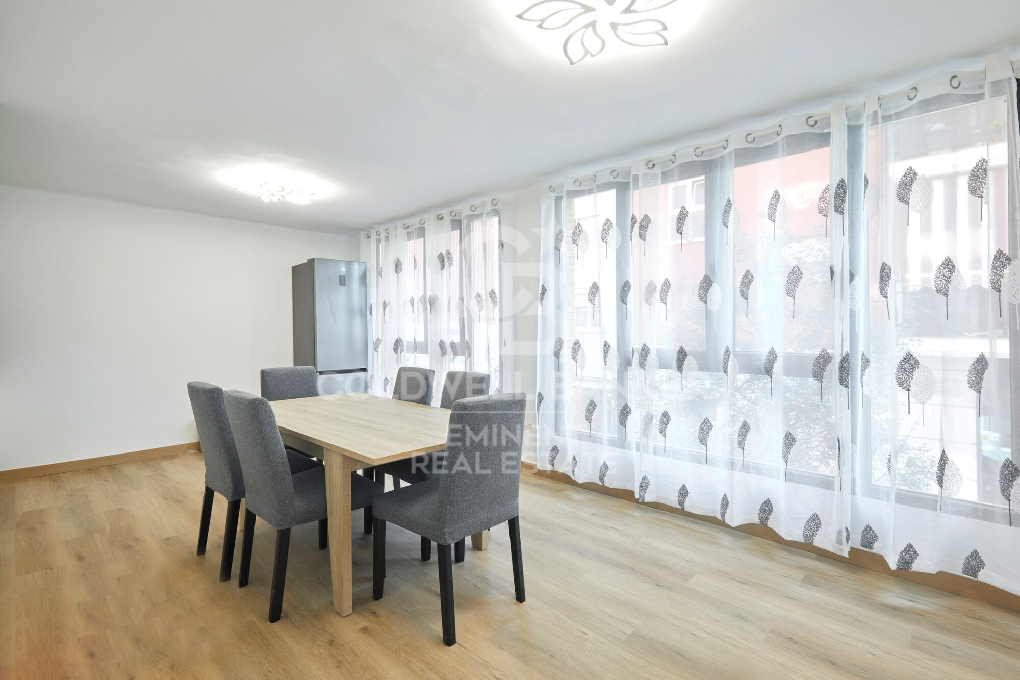 Edificio reformado de 500m² con 17 estudios y terrazas privadas en El Bon Pastor