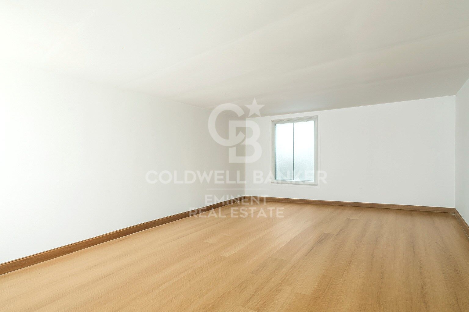 Edificio reformado de 500m² con 17 estudios y terrazas privadas en El Bon Pastor