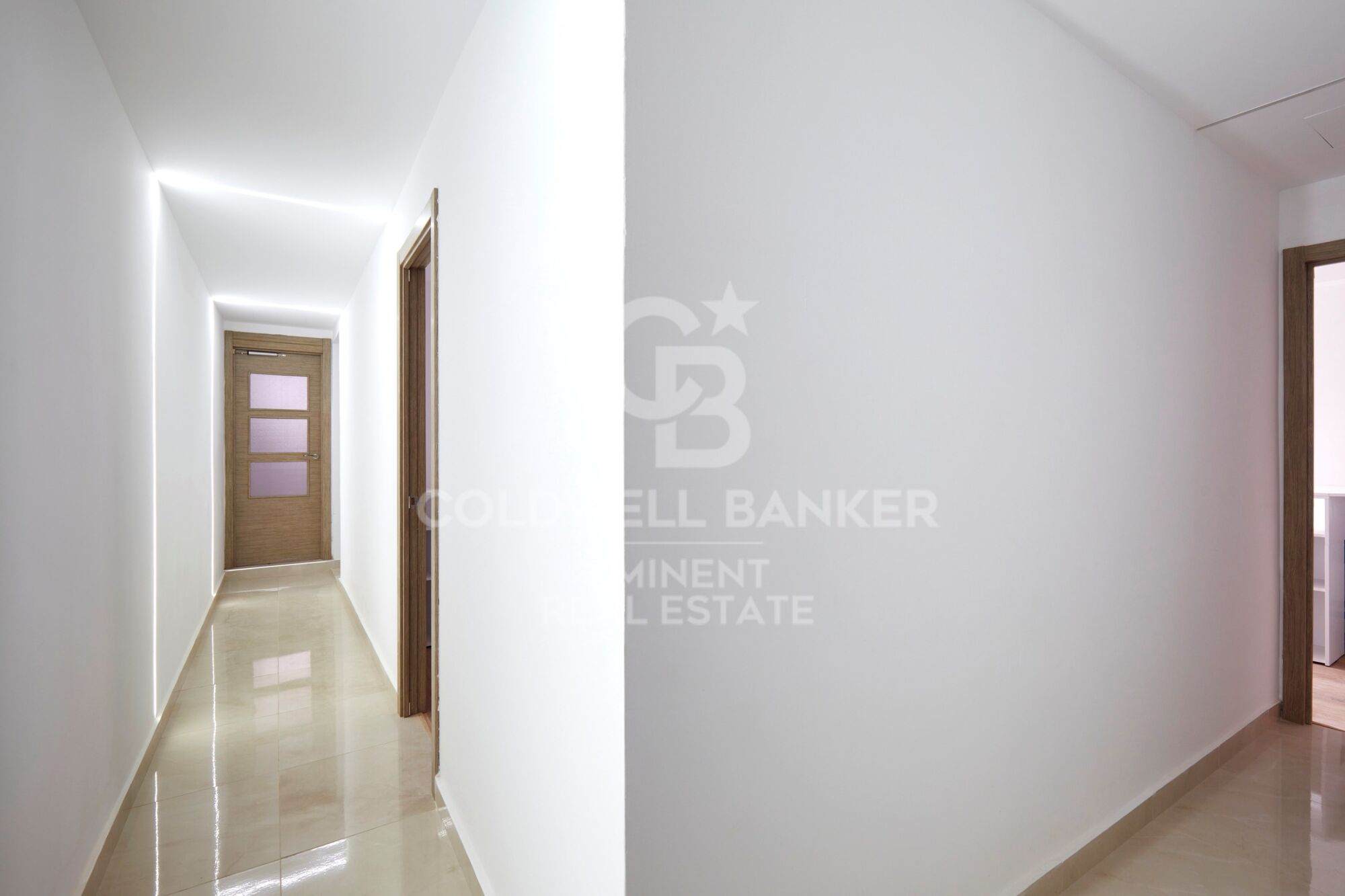 Edificio reformado de 500m² con 17 estudios y terrazas privadas en El Bon Pastor