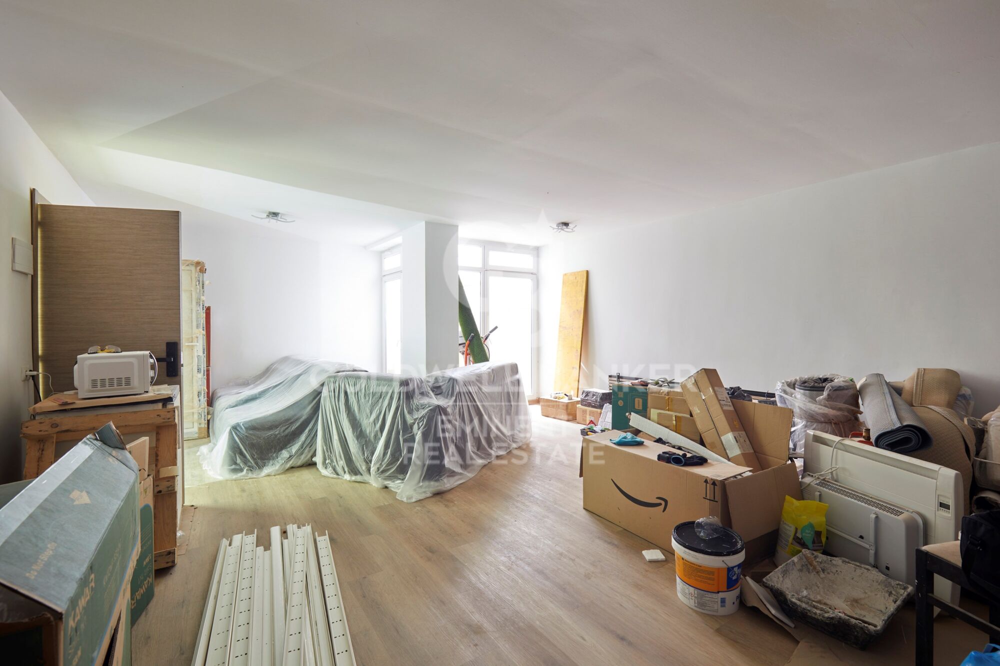 Renoviertes 500 m² großes Gebäude mit 17 Studios und privaten Terrassen in El Bon Pastor