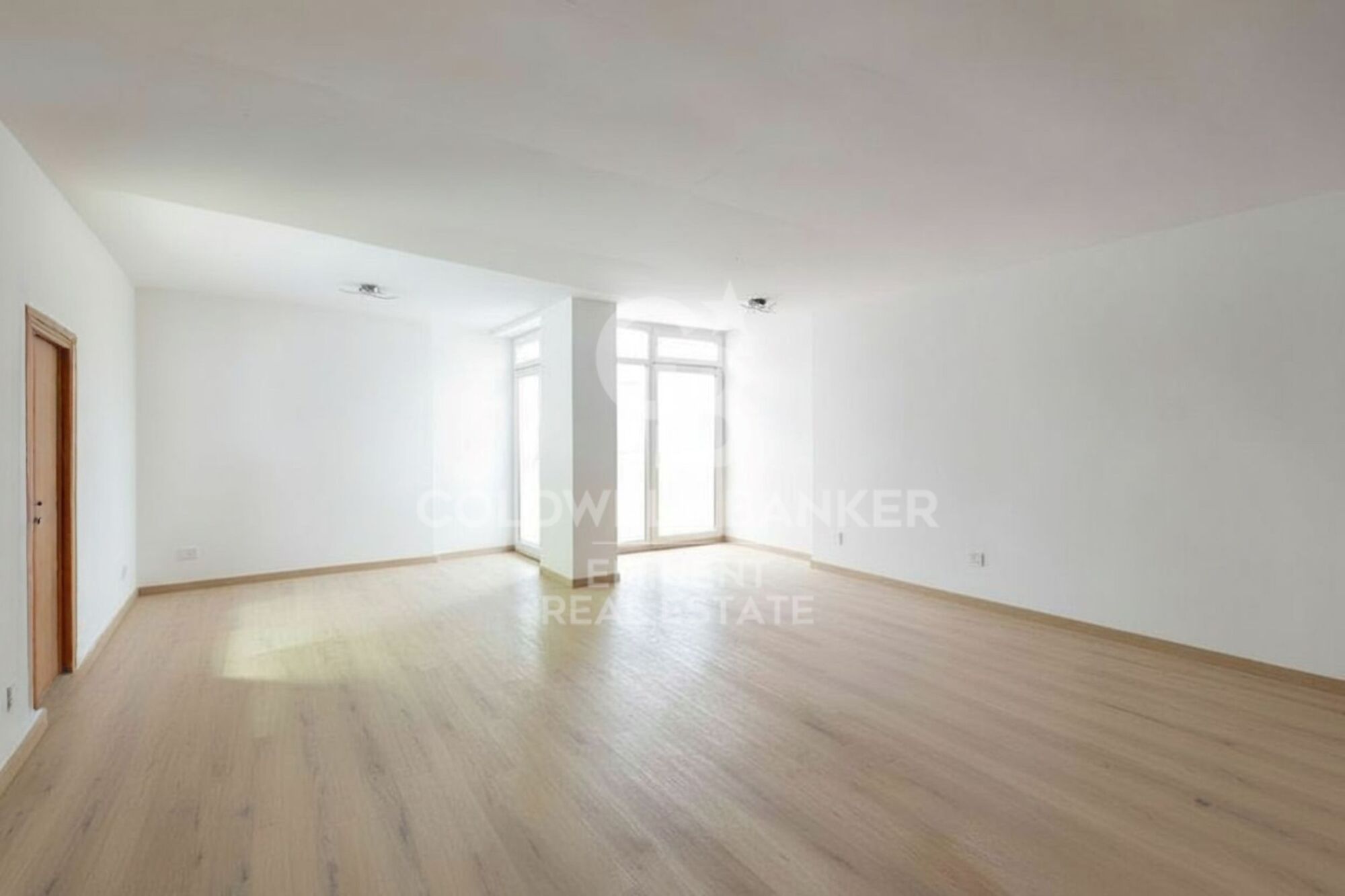 Renoviertes 500 m² großes Gebäude mit 17 Studios und privaten Terrassen in El Bon Pastor