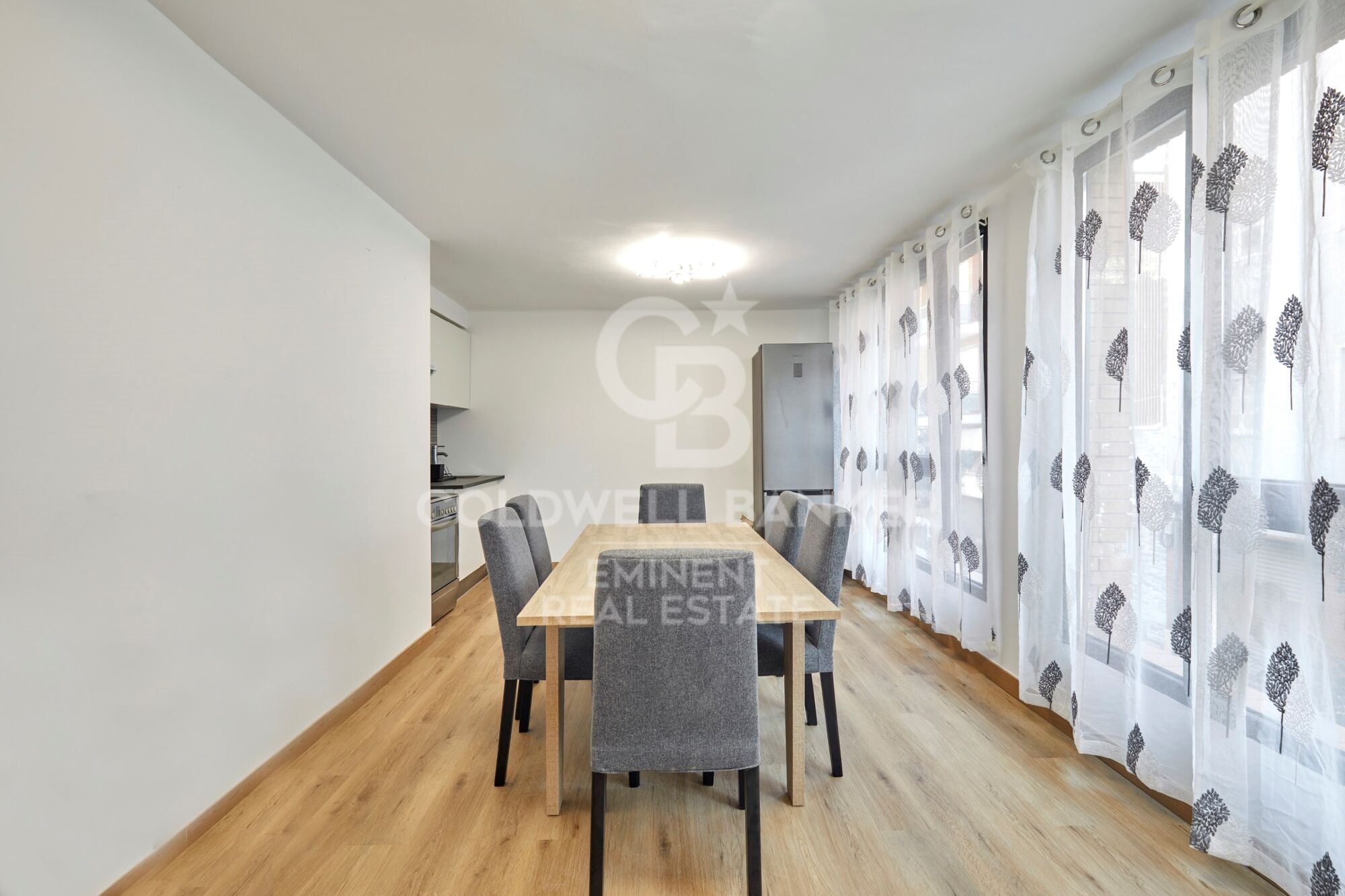 Edificio reformado de 500m² con 17 estudios y terrazas privadas en El Bon Pastor