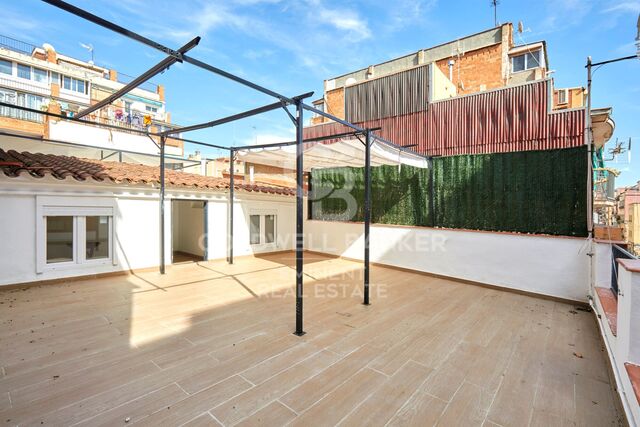 Immeuble rénové de 500 m² avec 17 studios et terrasses privées à El Bon Pastor