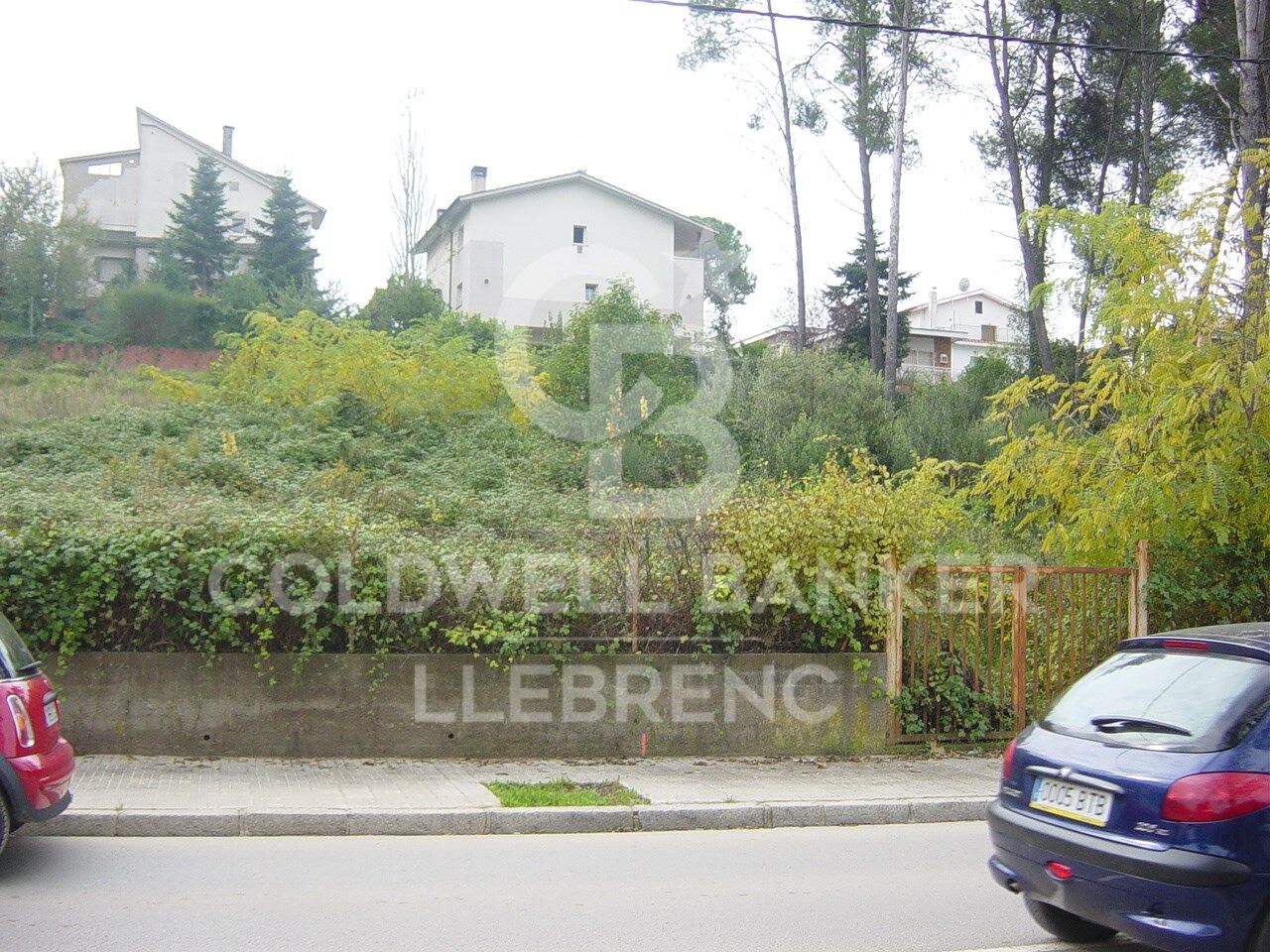 Large land for sale in Valldoreix for equipment