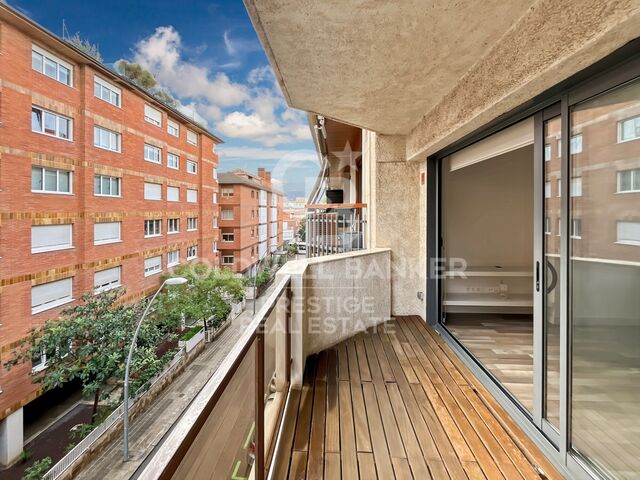 For sale: Apartment on Copèrnico Street with parking and 2 terraces - Sant Gervasi Galvany