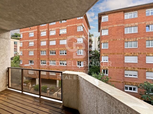 For sale: Apartment on Copèrnico Street with parking and 2 terraces - Sant Gervasi Galvany