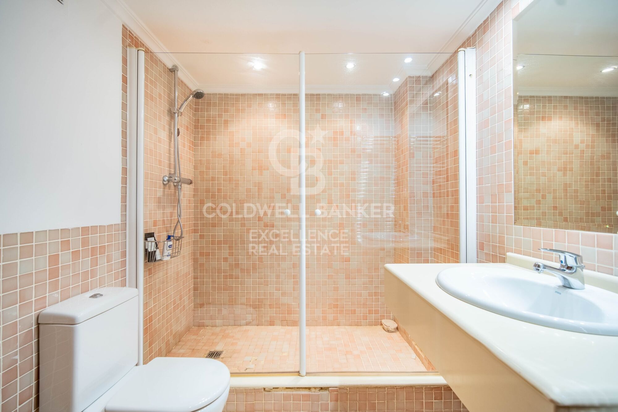 Herrschaftliches Apartment in der Calle Colón - Luxus und Großzügigkeit in Valencias bester Lage